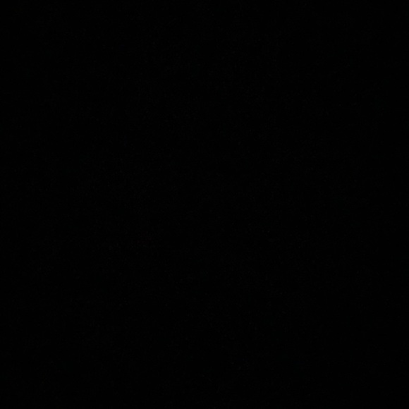 Meet your Posher, Paige ✌🏻 - Picture 1 of 1